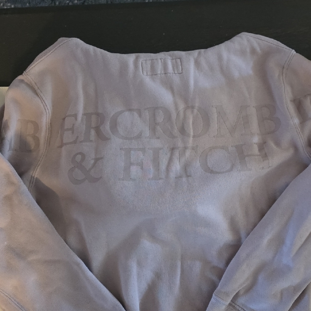 Abercrombie & Fitch Lavender Sweatshirt